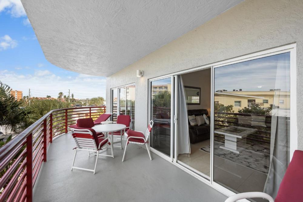 Exquisitely Decorated-Beach Views Crimson #205